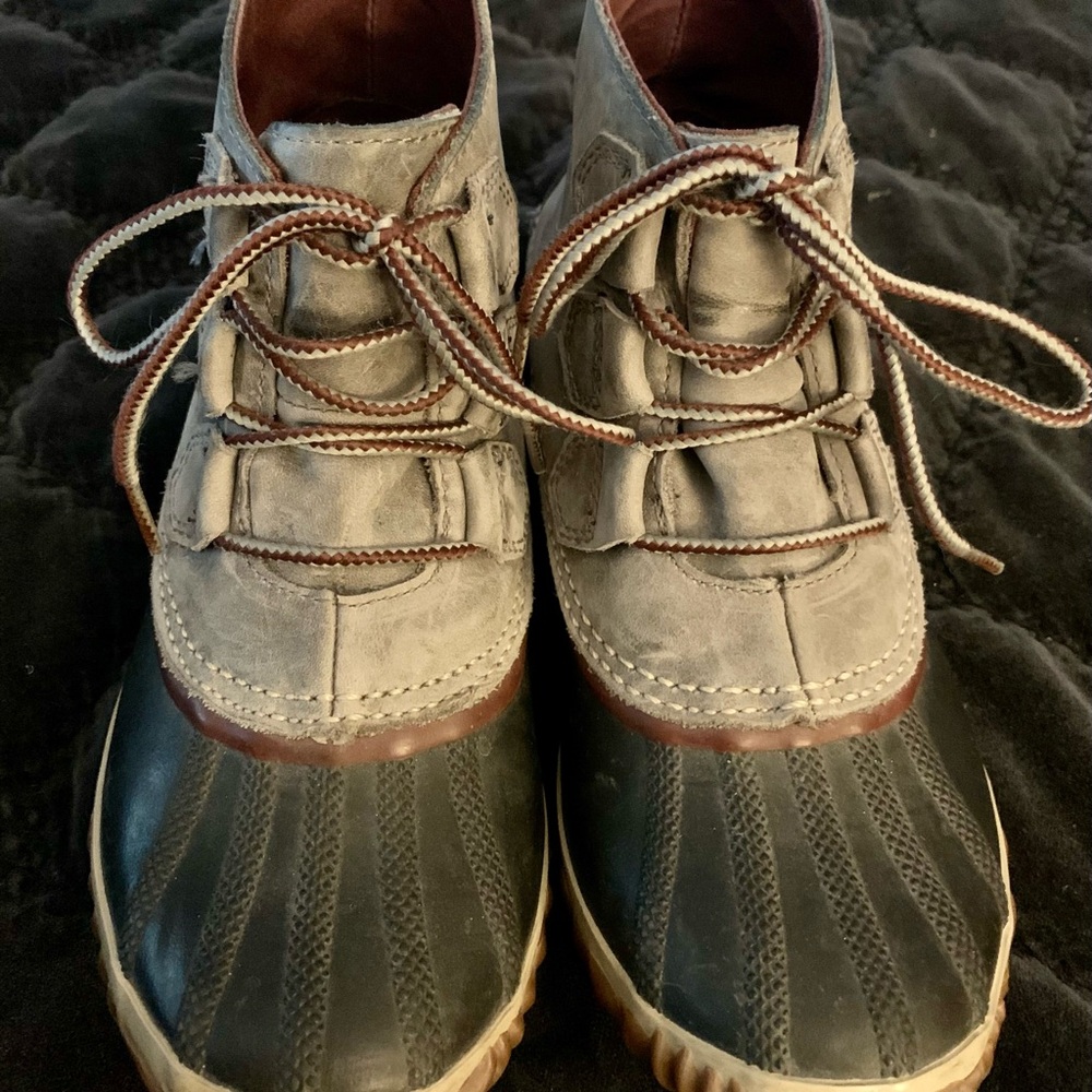 Sorel Women Gray/Navy Leather Ankle Duck Boots